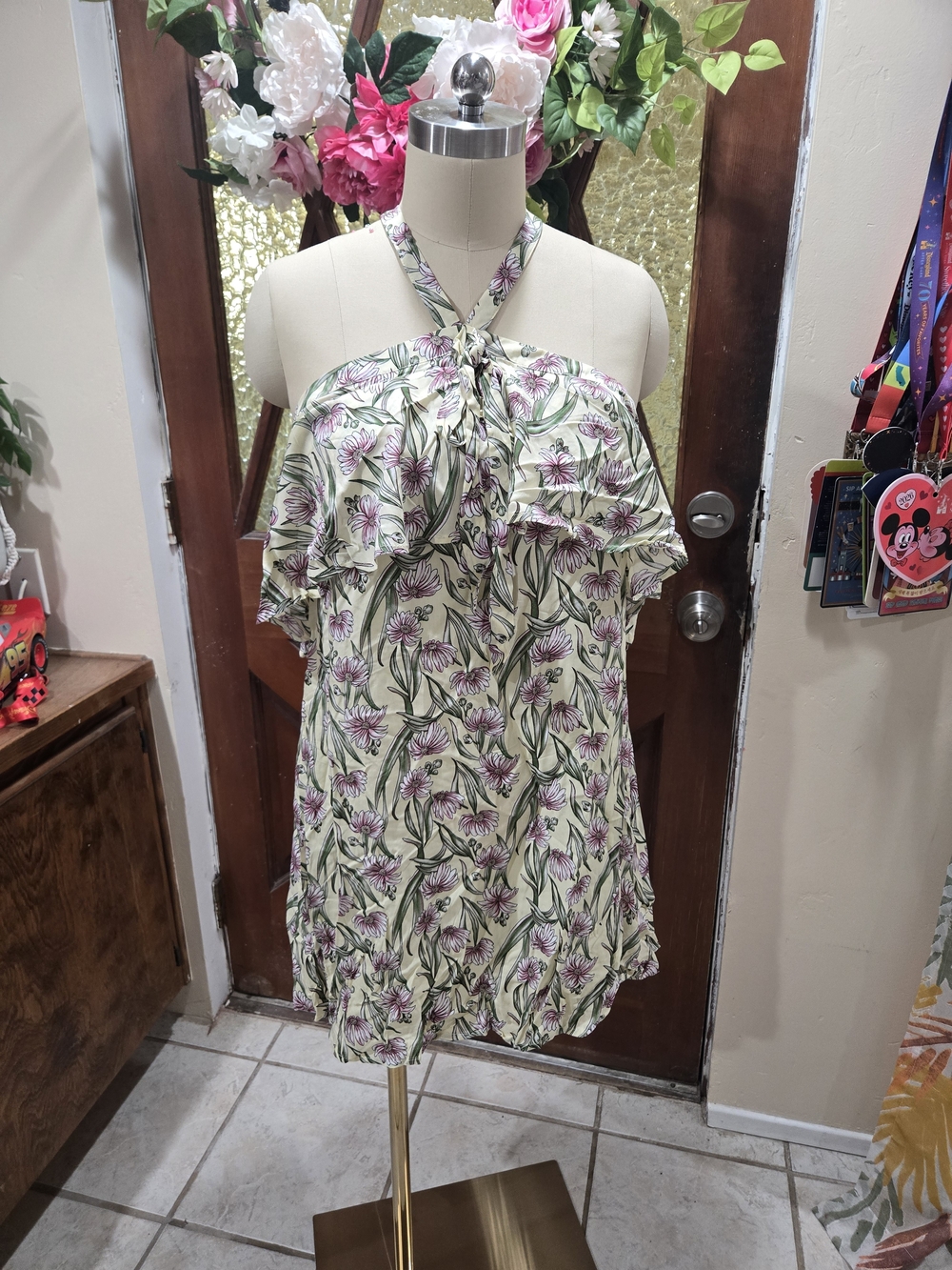 NWT entro Floral Halter Mini Dress in Cream and Pink